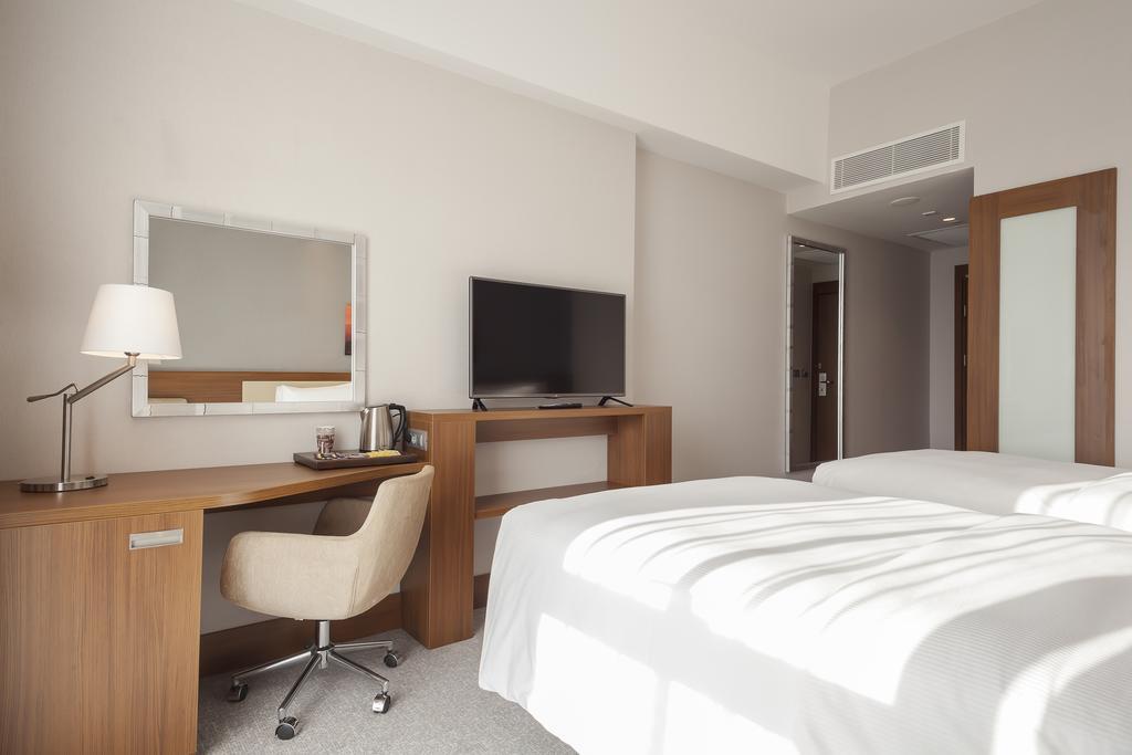 Отель Hampton By Hilton Kocaeli Symbol Номер фото
