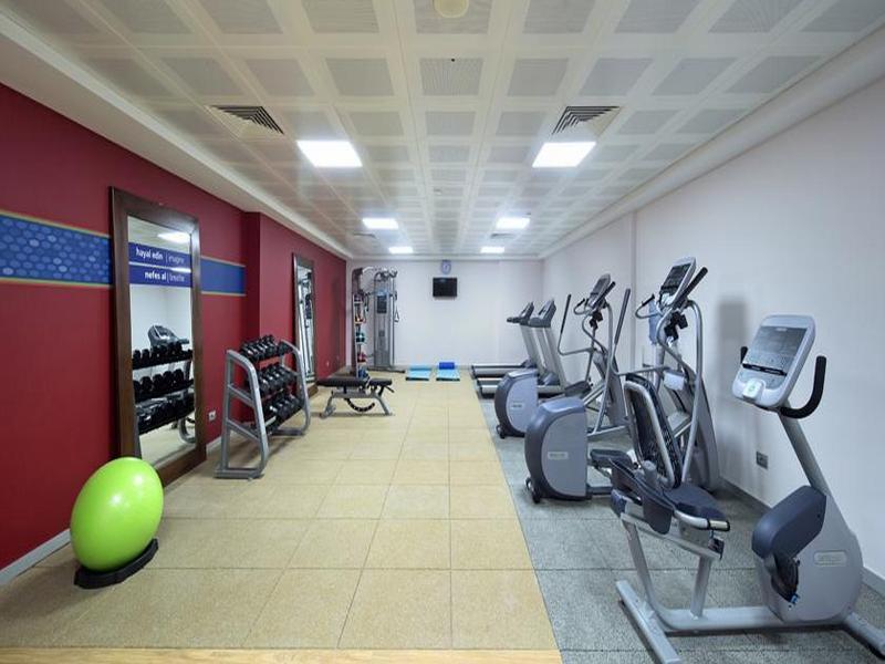 Отель Hampton By Hilton Kocaeli Symbol Экстерьер фото