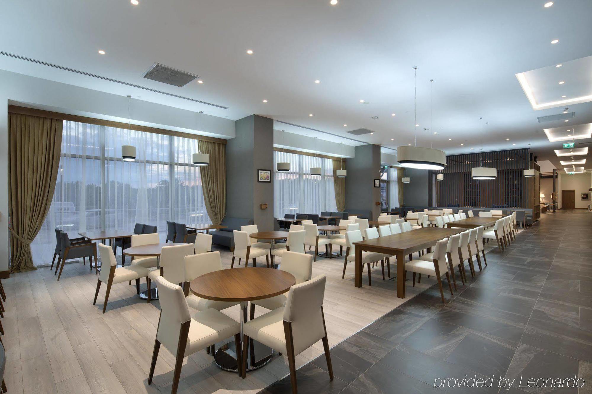 Отель Hampton By Hilton Kocaeli Symbol Экстерьер фото