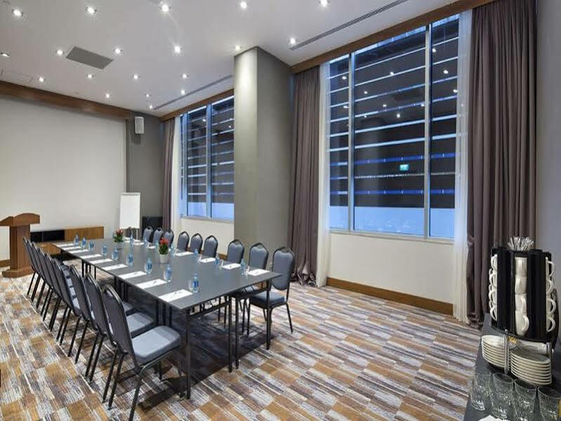 Отель Hampton By Hilton Kocaeli Symbol Экстерьер фото